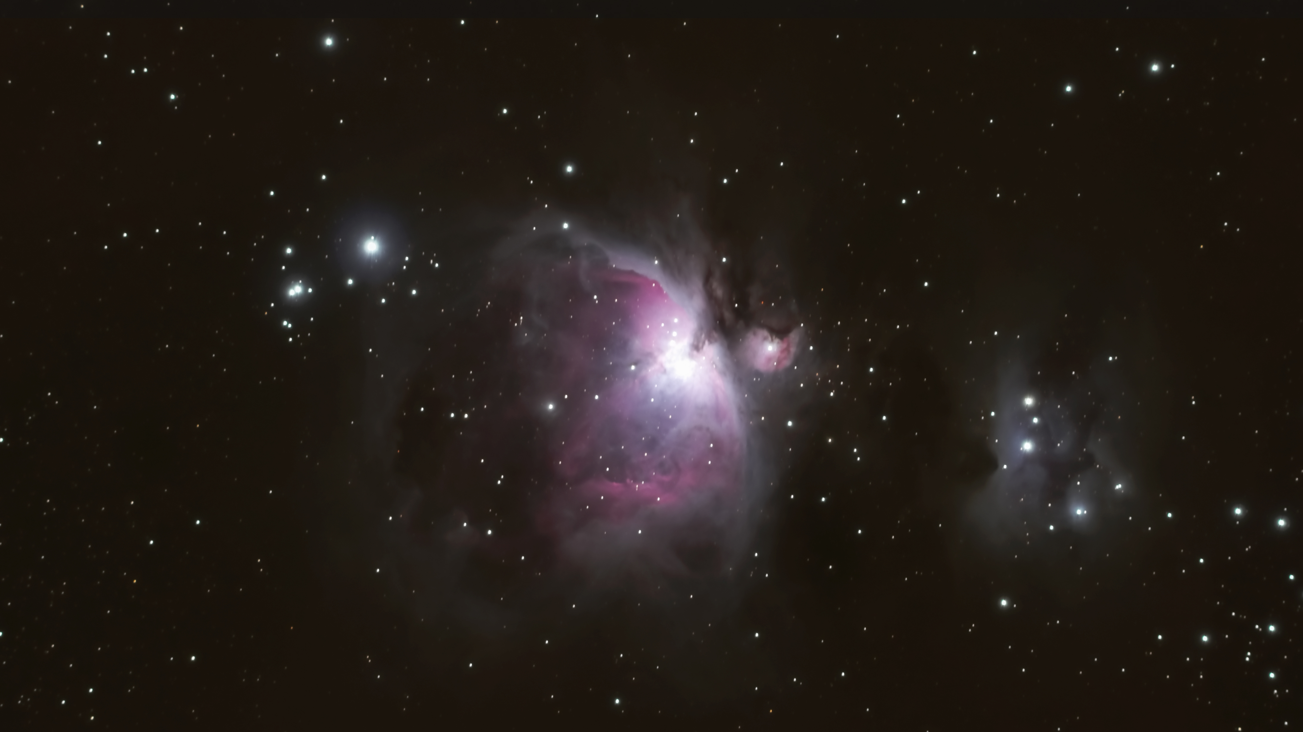 Orion Nebula (Photoshop vs. Pixinsight Processing)